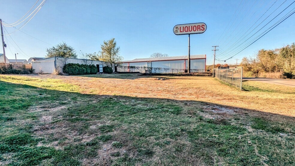 More Photos Of 1598 Park Hill Rd, Tahlequah Warehouse For Sale