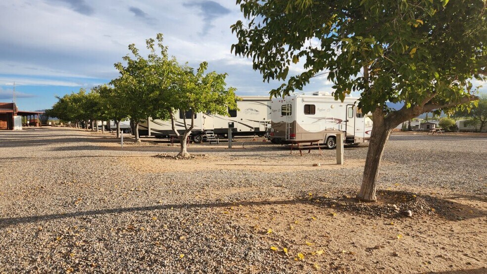 More Photos Of 30625 S State Route 89, Congress Trailer Camper Park For Sale