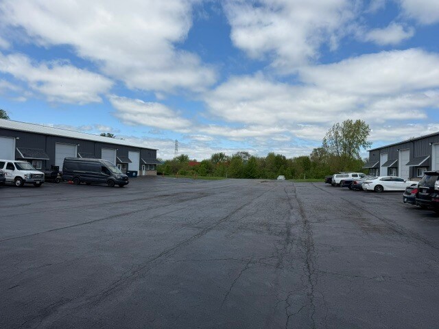 More Photos Of 14611 W Edison Dr, New Lenox Warehouse For Lease