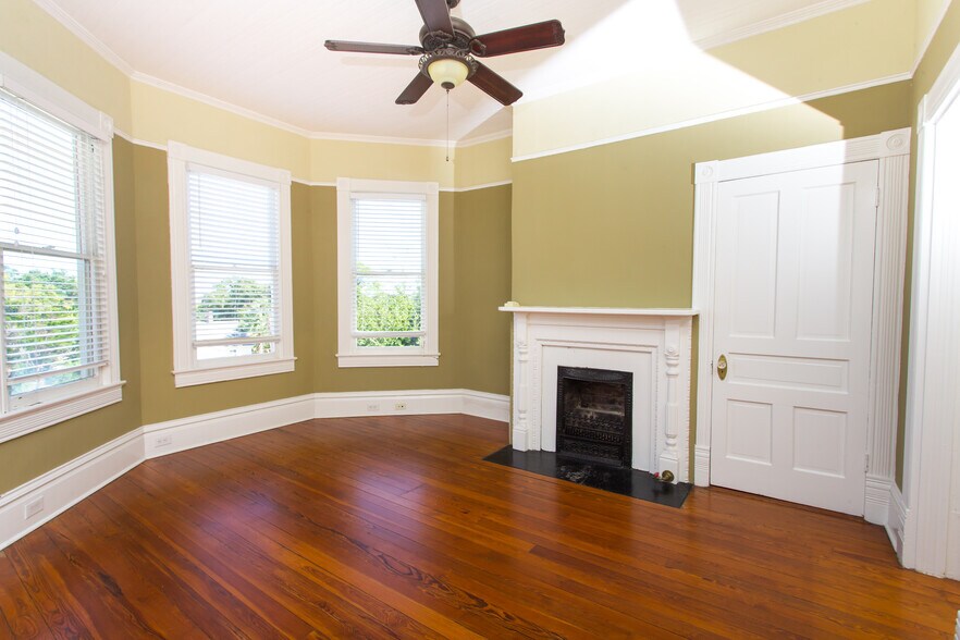 More Photos Of 921 N Palafox St, Pensacola Office For Sale