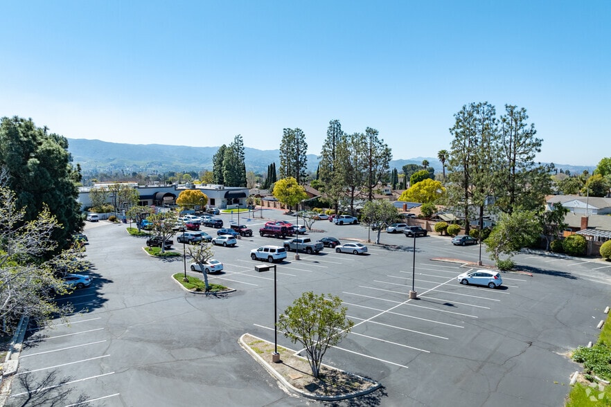 More Photos Of 2585 Cochran St, Simi Valley Freestanding For Sale