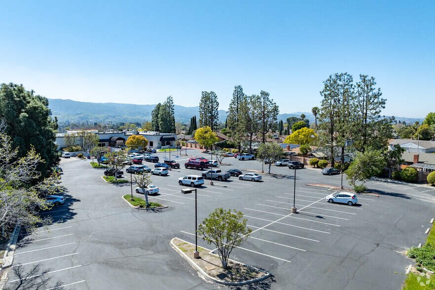 More Photos Of 2585 Cochran St, Simi Valley Freestanding For Sale
