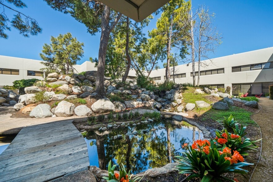 More Photos Of 2151 Michelson Dr, Irvine Office For Lease