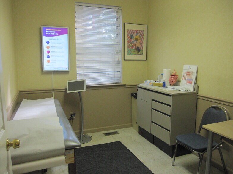 More Photos Of 199 Broad St, Bloomfield Medical For Lease