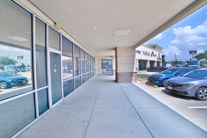 More Photos Of 11130 Gulf Fwy, Houston Unknown For Lease