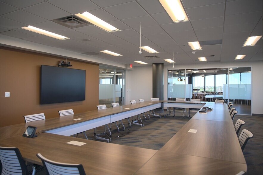 More Photos Of 8601 Six Forks Rd, Raleigh Office For Lease