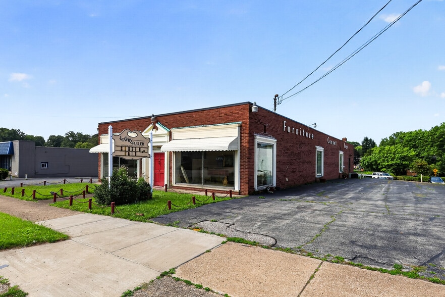 More Photos Of 4120 Market St, Youngstown Freestanding For Sale