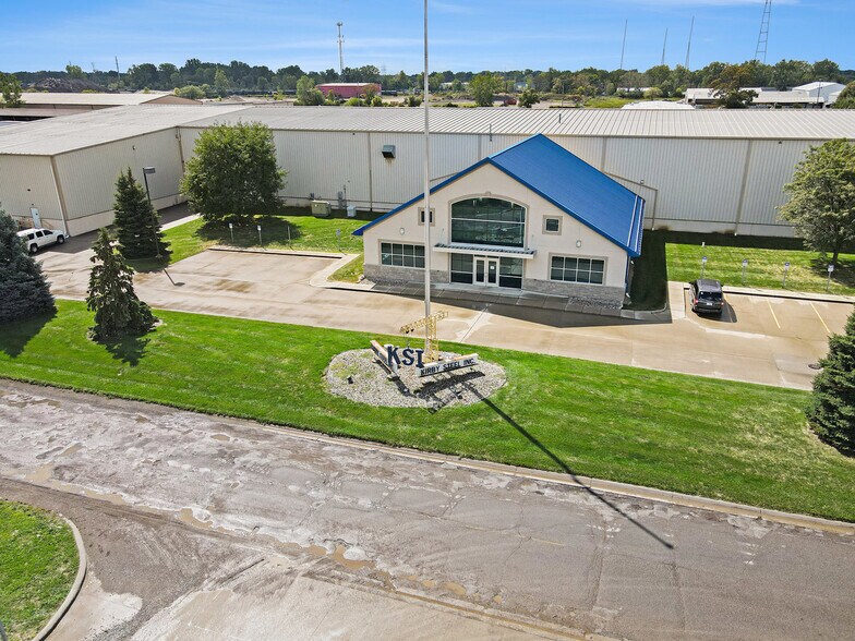 More Photos Of 4072 Flint Asphalt Dr, Burton Distribution For Sale