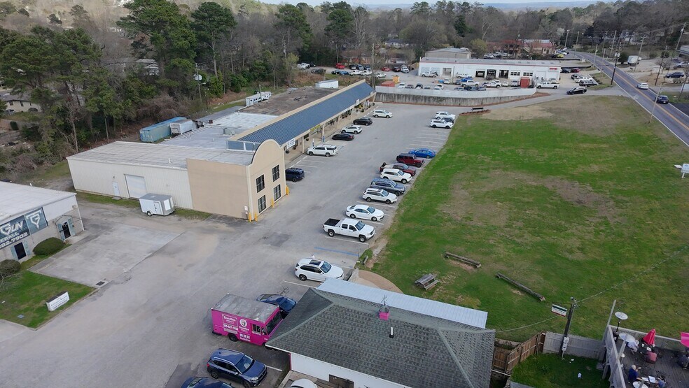 More Photos Of 3242-3258 Cahaba Heights Rd, Birmingham Unknown For Lease