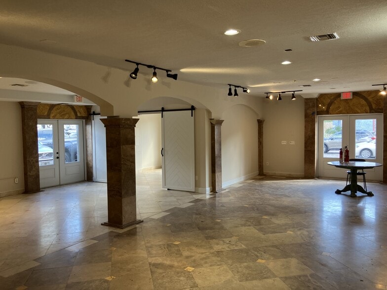 More Photos Of 2817-2825 S Macdill Ave, Tampa Unknown For Lease