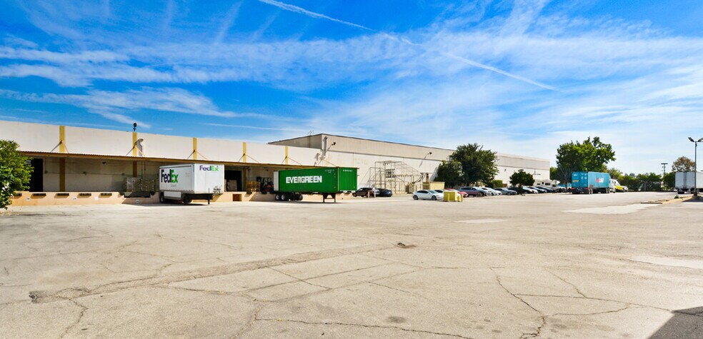 Primary Photo Of 222 N Vincent Ave, West Covina Warehouse For Lease