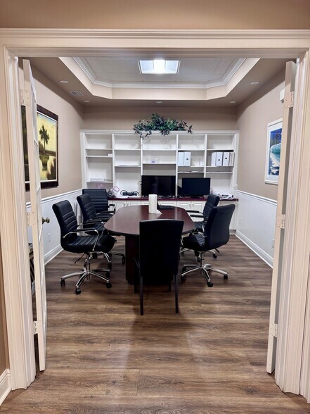 More Photos Of 4584 Mercantile Ave, Naples Warehouse For Sale