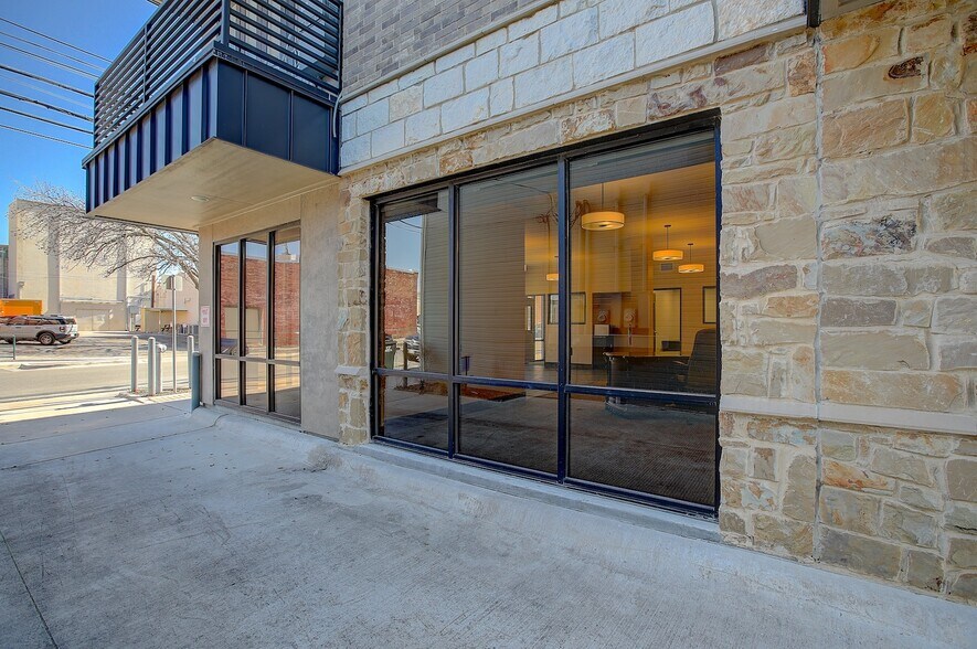 More Photos Of 810 S Rock St, Georgetown Apartments For Lease