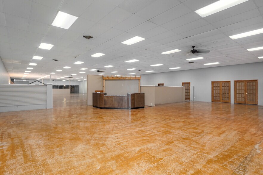 More Photos Of 11966 State Hwy 13, Kimberling City General Retail For Sale