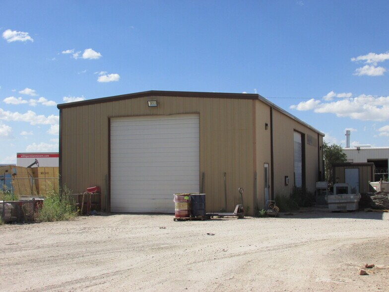 More Photos Of 3938 S County Road 1290, Odessa Warehouse For Lease