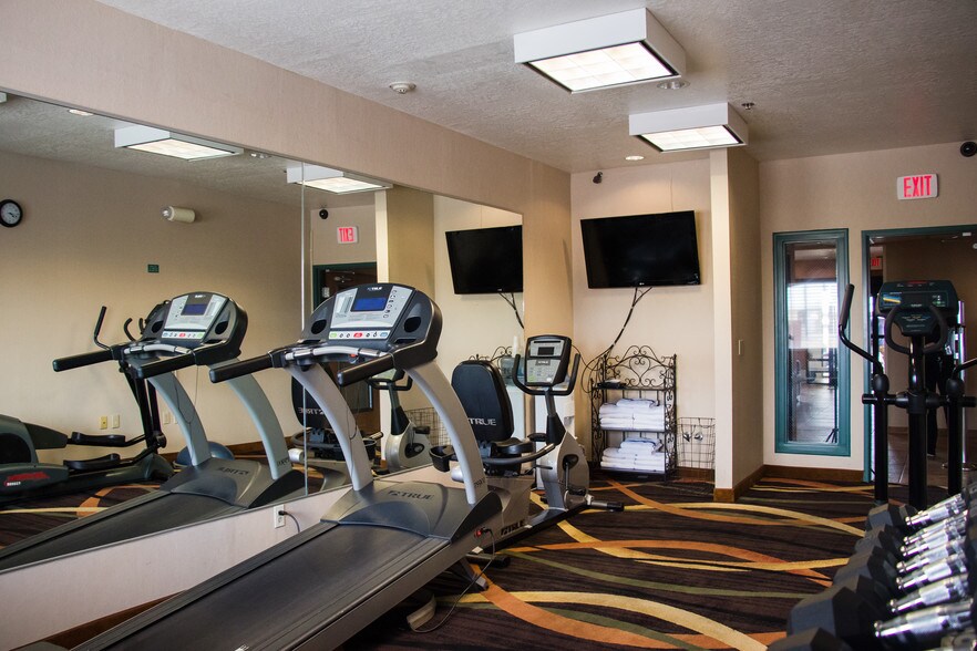 More Photos Of 3610 N Lovington Hwy, Hobbs Hotel For Sale