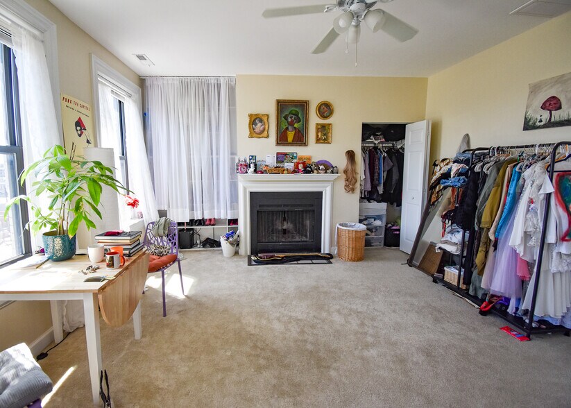 More Photos Of 2104 18th St NW, Washington Storefront Retail Residential For Lease