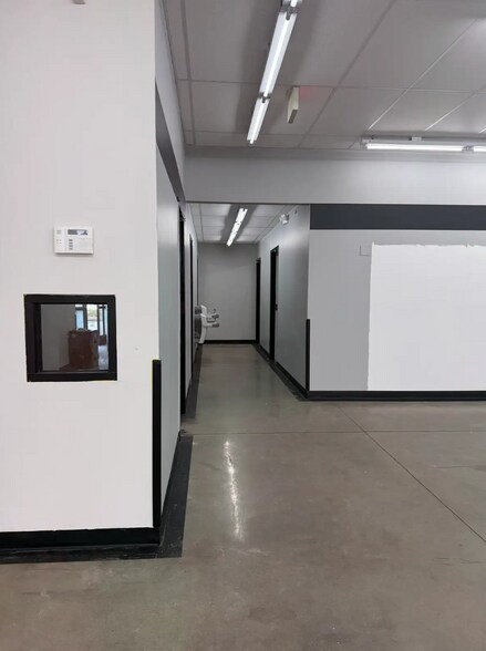 More Photos Of 8715 3rd Street Rd, Louisville Freestanding For Lease