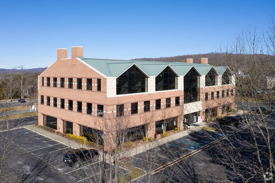 More Photos Of 1 Pluckemin Way, Bedminster Office For Lease