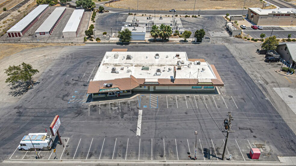More Photos Of 44 N 19 1/2 Ave, Lemoore Restaurant For Sale