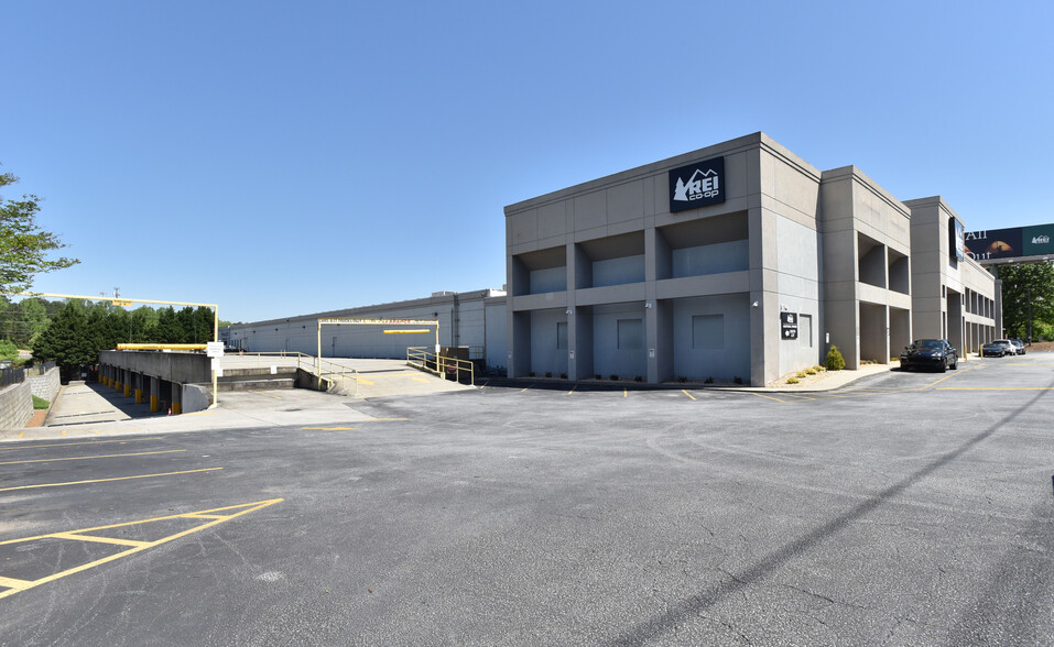 Primary Photo Of 1800 Northeast Expy, Atlanta Showroom For Lease