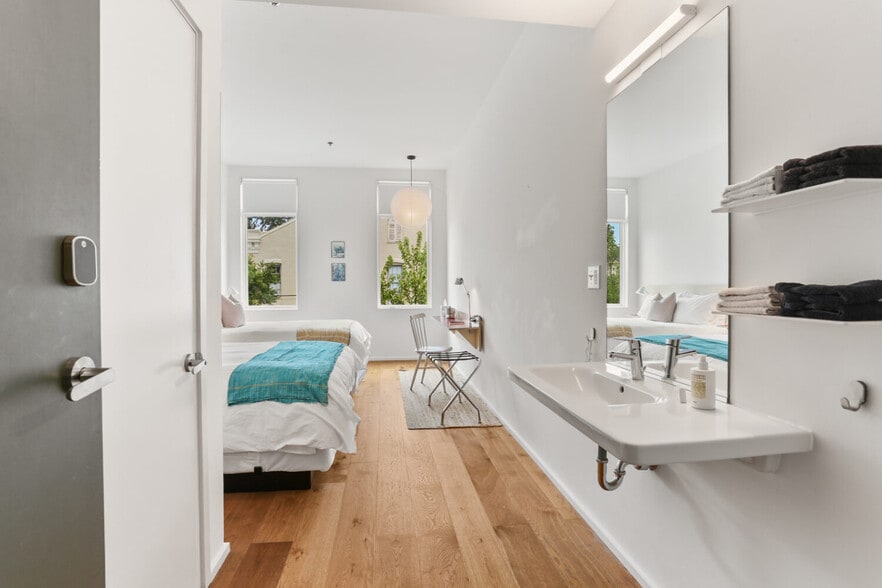 More Photos Of 1476 Magazine St, New Orleans Hotel For Sale