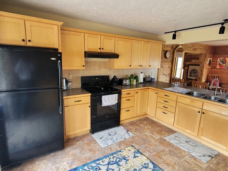 More Photos Of 50158 Eagles Way, Mesa Hospitality For Sale