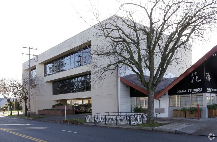 Primary Photo Of 5030 J St, Sacramento Medical For Lease