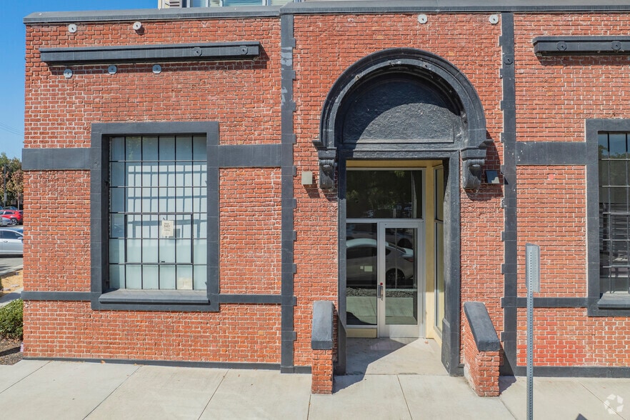 More Photos Of 1333 Powell St, Emeryville Apartments For Lease