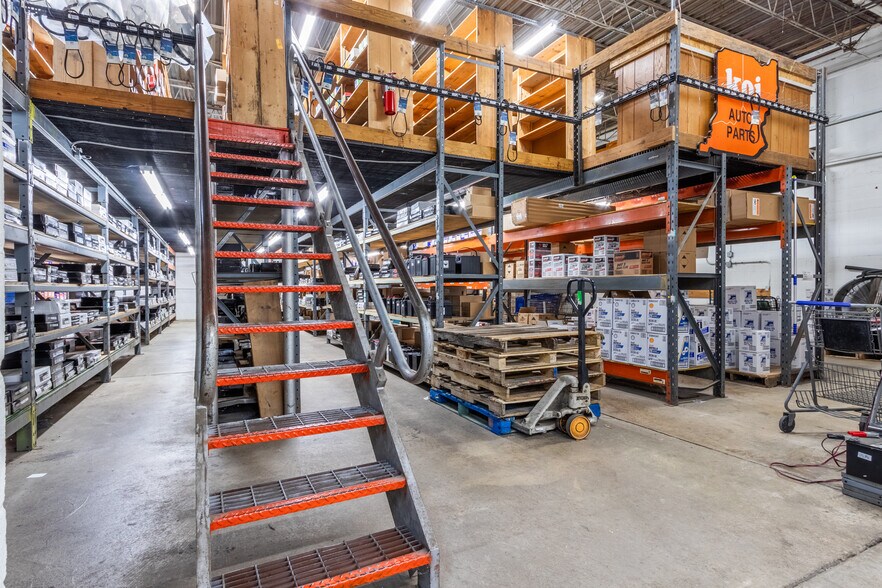 More Photos Of 5101 Crookshank Rd, Cincinnati Freestanding For Sale