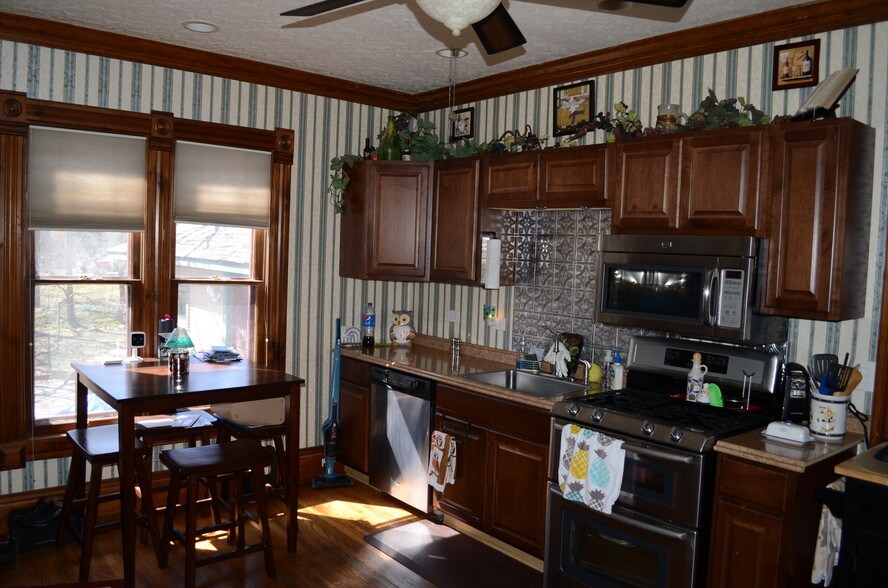 More Photos Of 22 High Rd, Cary Office Residential For Sale