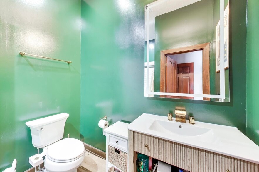 More Photos Of 1528 W Fullerton Ave, Chicago Storefront Retail Residential For Sale