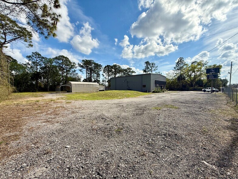 More Photos Of 2390 E International Speedway Blvd, Deland Freestanding For Lease