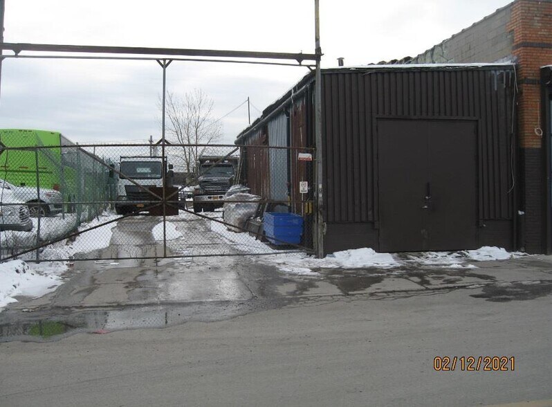 More Photos Of 90 Anthony St, Brooklyn Land For Lease