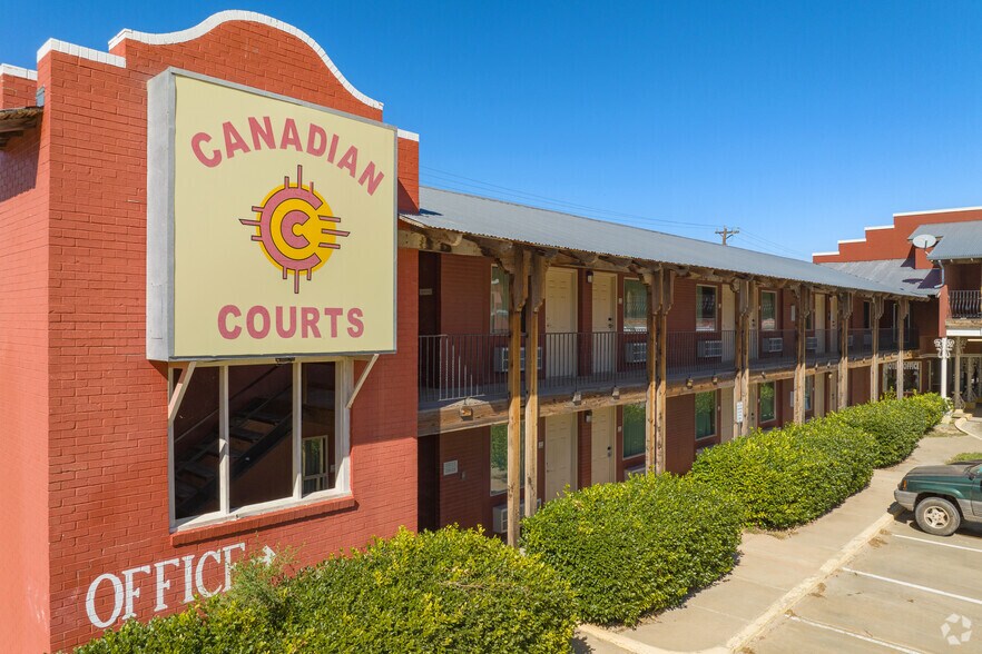 More Photos Of 220 N 2nd St, Canadian Hotel For Sale