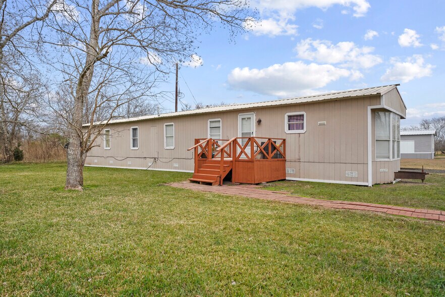 More Photos Of 19645 Nordt Rd, Damon Land For Sale