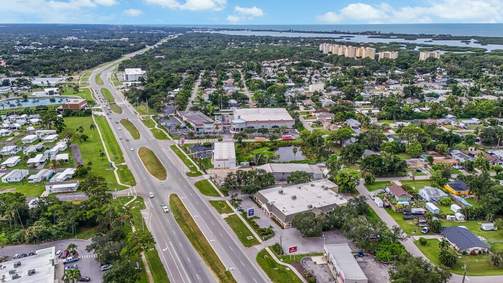 More Photos Of 8660 S Tamiami Trl, Sarasota Office For Sale