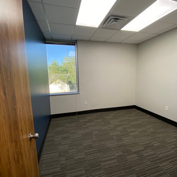 More Photos Of 3029 S Sherwood Forest Blvd, Baton Rouge Loft Creative Space For Lease