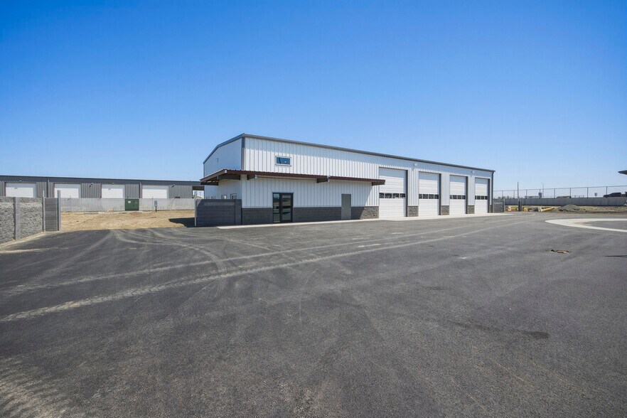Primary Photo Of 1342 E Saint Helens St, Pasco Light Distribution For Lease
