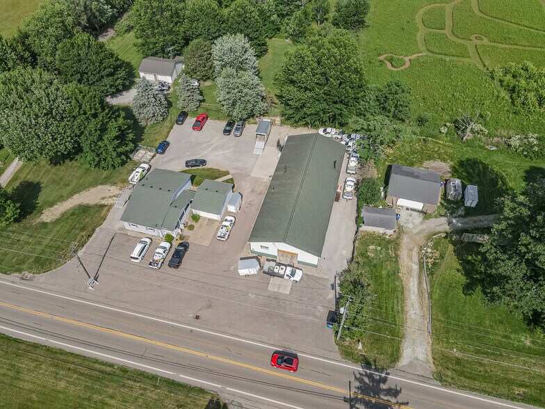 More Photos Of 13390 Ravenna Ave NE, Hartville Flex For Sale