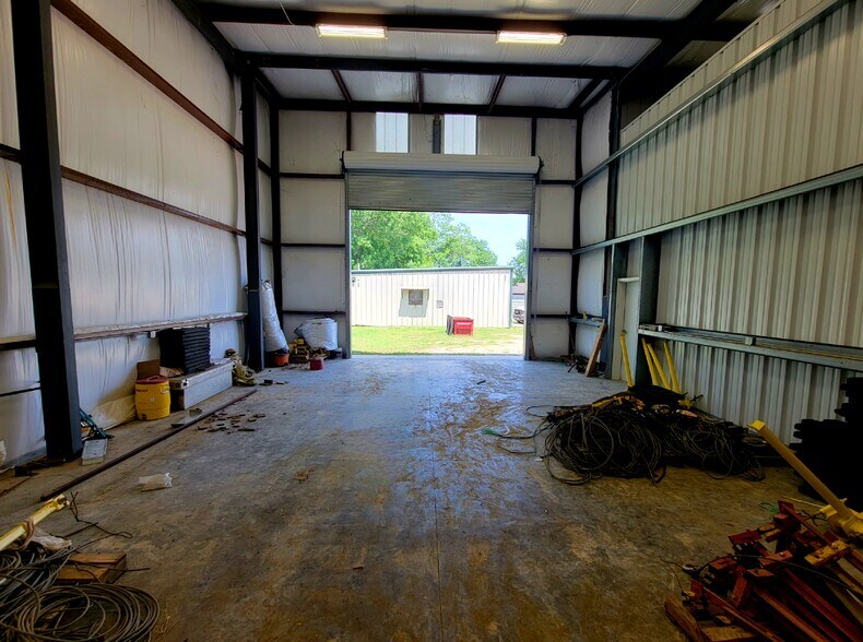 More Photos Of 2605 William Tell St, Houston Industrial For Sale