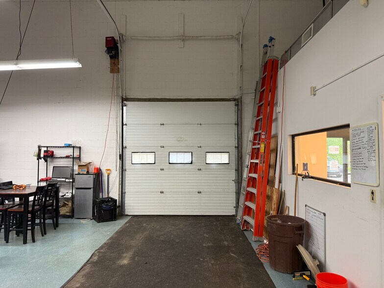 More Photos Of 102 Wooster St, Bethel Warehouse For Lease