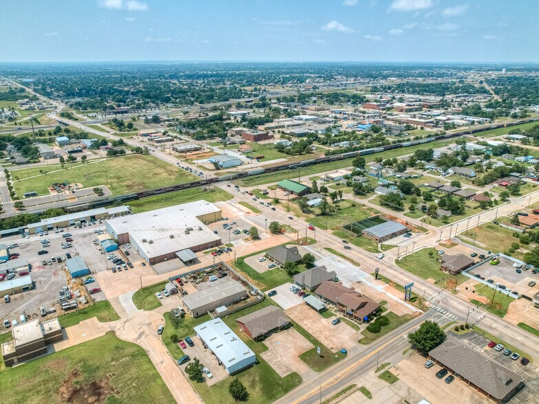 More Photos Of 525 Tower Dr, Moore Office For Lease