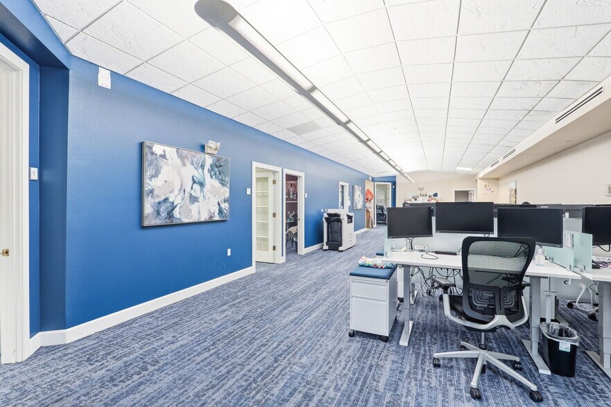 More Photos Of 7351 Office Park Pl, Melbourne Office For Sale