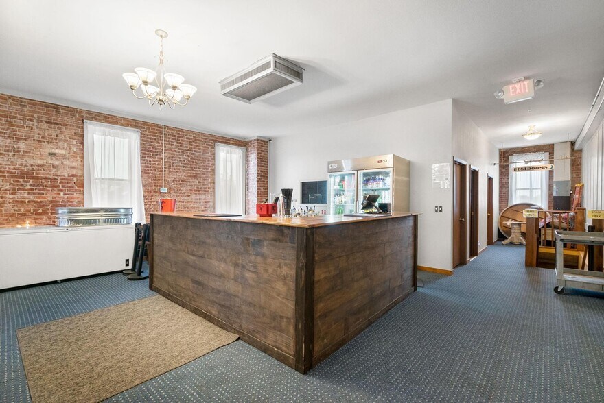 More Photos Of 100 N Texas St, De Leon Storefront Retail Office For Sale