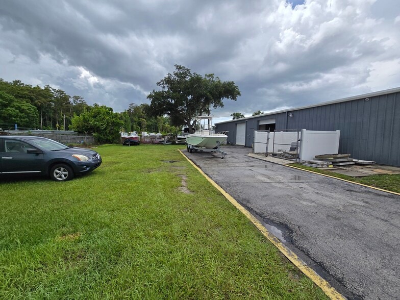 More Photos Of 1606 Aber Rd, Orlando Warehouse For Lease