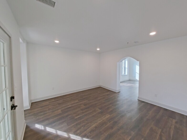 More Photos Of 201 Rochelle Ave, Philadelphia Multifamily For Sale