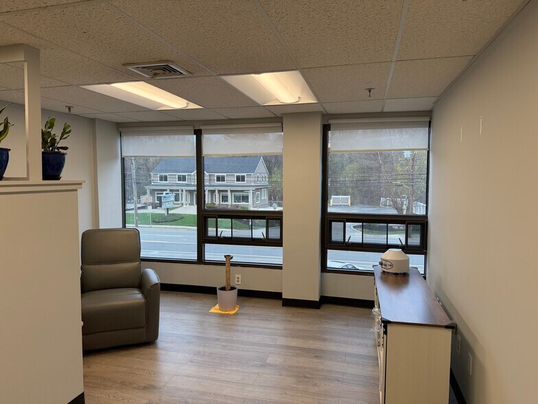 More Photos Of 274 Main St, Reading Office For Lease