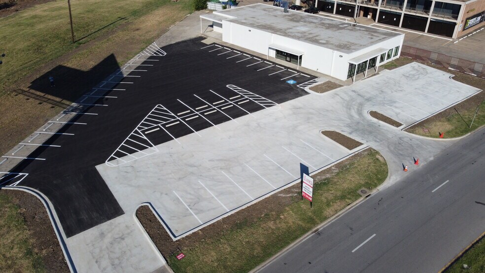 Primary Photo Of 7009 John Carpenter Fwy, Dallas Warehouse For Lease