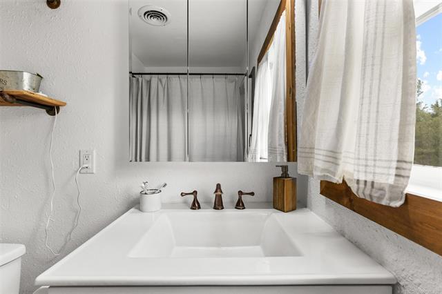 More Photos Of 35934 State Highway 59, Wewoka Lodge Meeting Hall For Sale